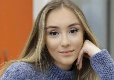 Дара Екимова отменя концерта си в Пловдив заради протестите