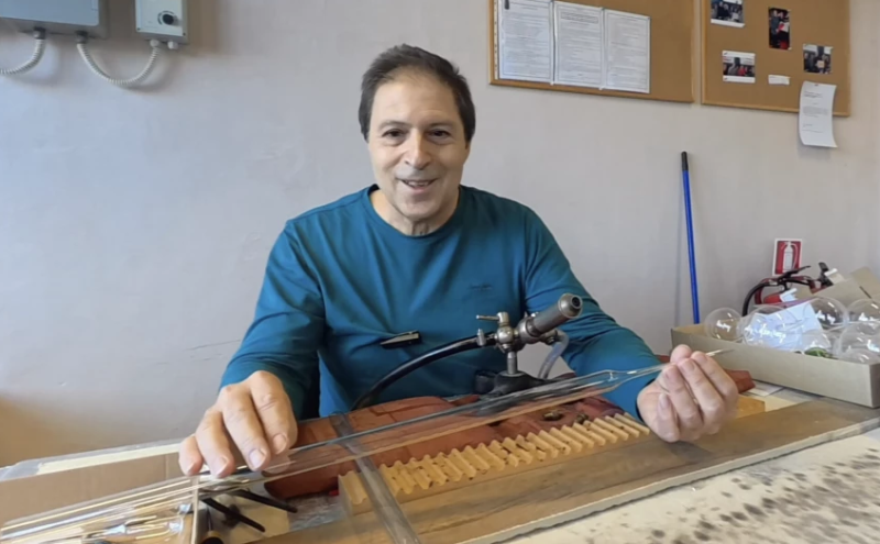 Хора в неравностойно положение в Пловдив създават приказни украшения и пренасят безценен занаят