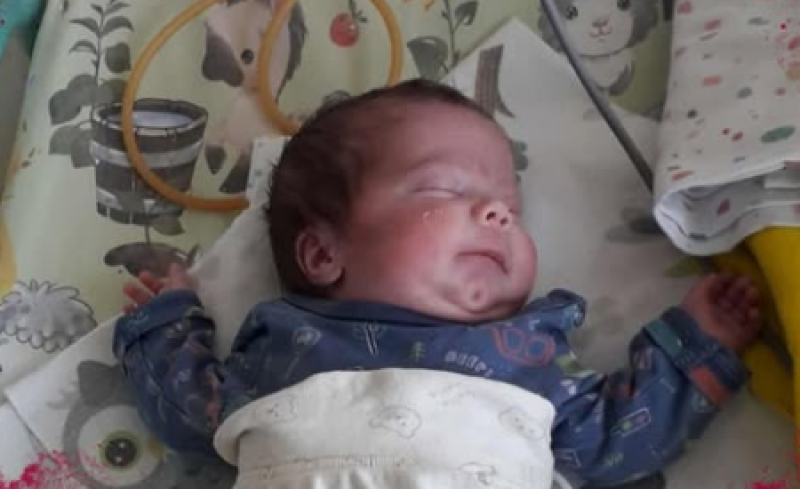 Мъничкият Иван все още има нужда от помощ, не са събрани достатъчно средства за лечението му