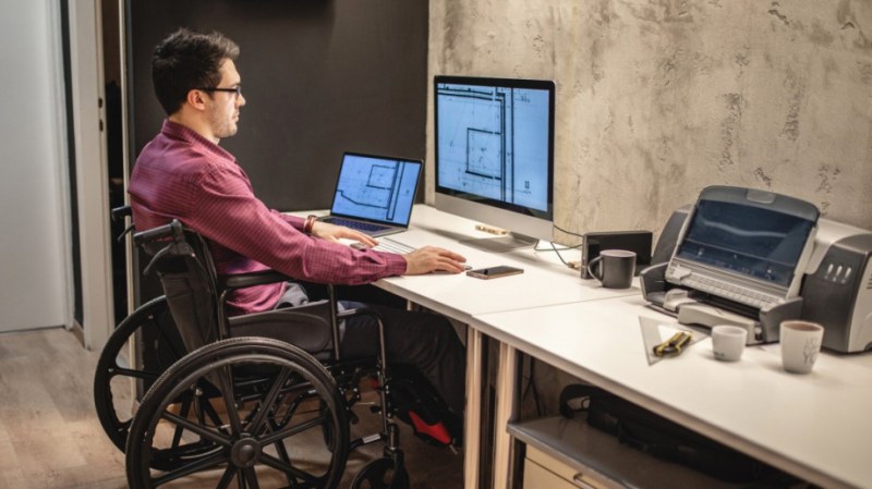 1488 българи с увреждания получиха високотехнологични помощни средства