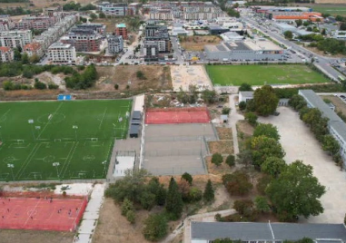 Две компании искат поръчката за спортен комплекс до езиковите гимназии