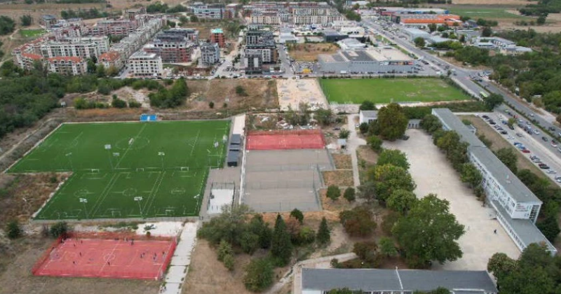 Две компании искат поръчката за спортен комплекс до езиковите гимназии