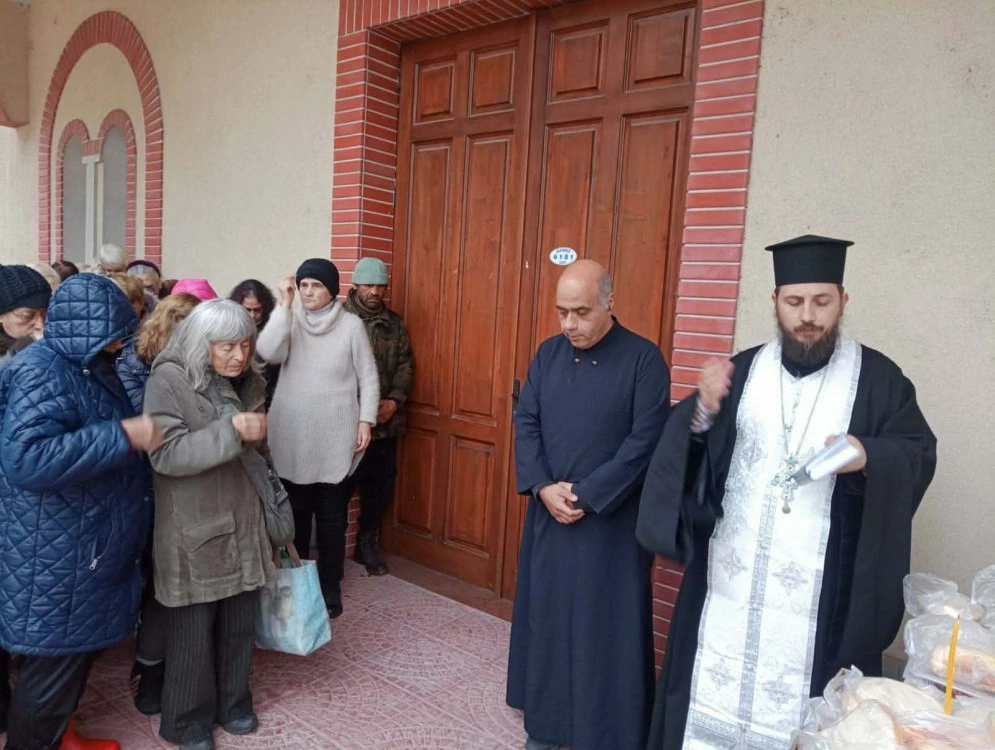 Курбан за Никулден раздадоха в район „Тракия“