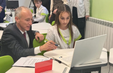 Министър Вълчев откри модерен STEM център в училище в Скутаре