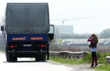 Пловдив не може да се отърве от проблема с платените секс услуги на Скобелева майка, но кой носи отговорност?