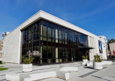 Дружеството на пловдивските художници открива Годишната си изложба и награждава изявени творци