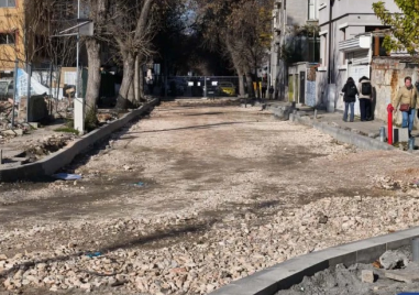 Започна асфалтирането от северната страна на пробива под Централна гара в Пловдив