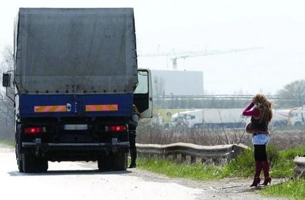 Пловдив не може да се отърве от проблема с платените секс услуги на Скобелева майка, но кой носи отговорност?