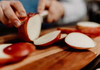 Купуваме по-скъпи домати и краставици, но по-евтини ябълки