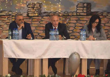 Министър Вълчев обсъди с учители и директори от Община Марица проблеми и бъдещи приоритети в образованието