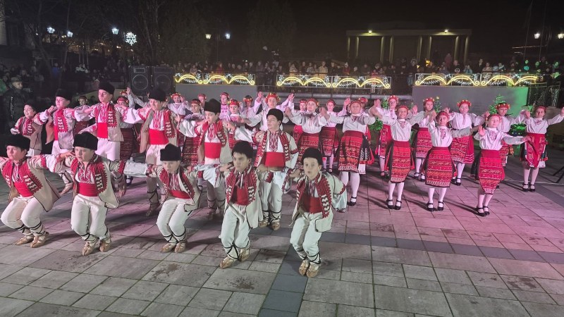 Броени дни до Карловската коледа - събитието в подкрепа на семейство от Сопот