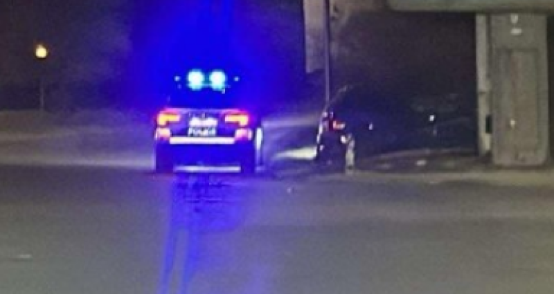 Млад шофьор се блъсна в стълб в Кършияка, има пострадал