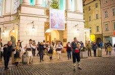 Карловският ансамбъл “Розова долина“ завладява сърцето на Прага