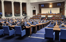 Политическите реакции след оставката на правителството