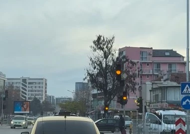 Община Пловдив спечели неравната битка със… светофара? Ще разберем на сутринта