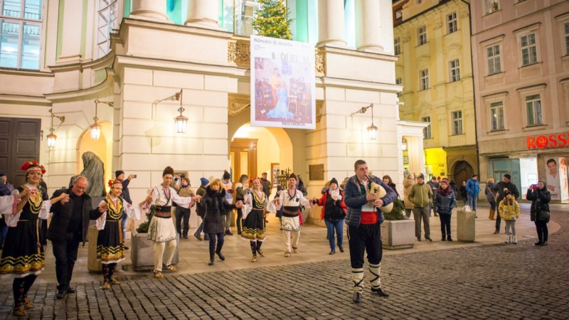 Карловският ансамбъл “Розова долина“ завладява сърцето на Прага