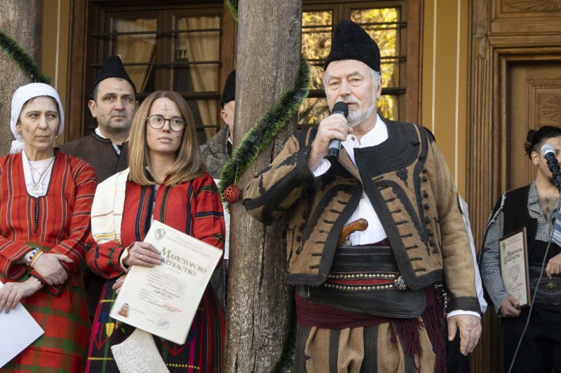 Възрожденски ритуал оживя на празника на свети Спиридон в Пловдив