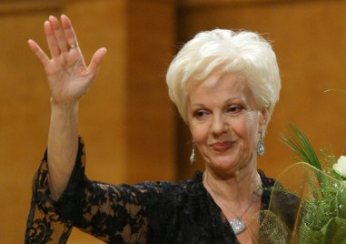 Прекрасната Райна Кабаиванска става на 91 години днес