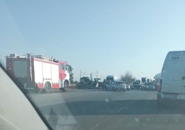 Кола се преобърна на Околовръстното на Пловдив