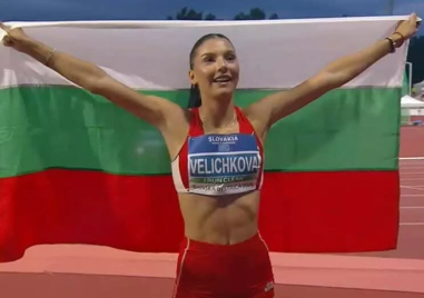 Пловдивската атлетка Радина Величкова навърши 18, заря озари небето точно в полунощ