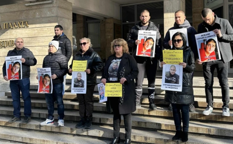 Майката на моториста Недялко: Надявам се на справедливост и душата на моя син да намери покой