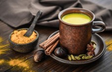 Идеи за топли здравословни напитки за студените зимни утрини