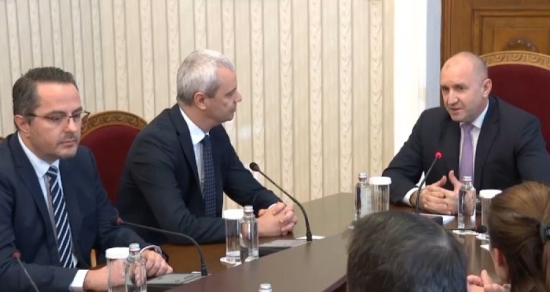 “Възраждане“ влезе на консултации при президента за съставяне на кабинет