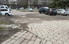 Изграждат паркинг за 80 коли до зала „Строител“, пускат имота на търг за 10 години