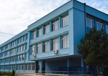 Две деца от Раковски намериха и върнаха изгубени банкови карти