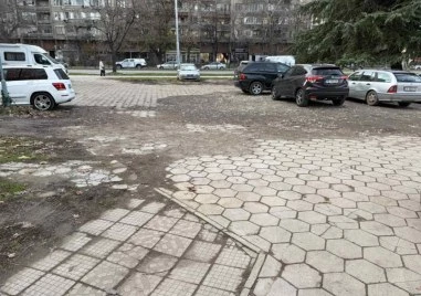 Изграждат паркинг за 80 коли до зала „Строител“, пускат имота на търг за 10 години