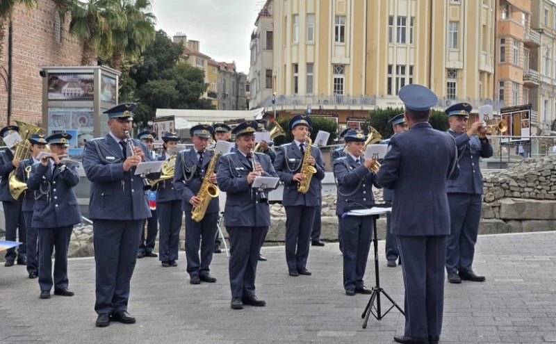 Военният духов оркестър кани на благотворителен концерт в Историческия музей