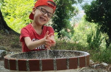 Благотворителен календар обединява хората в подкрепа на малкия Йоан