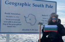 Историческо! Българка стигна със ски до Южния полюс