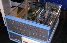 На този ден: Първият персонален компютър е пуснат за продажба