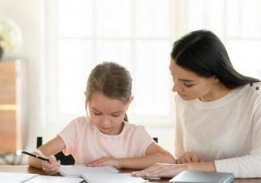 Парламентът реши: Родителите на деца до 12 г. да могат да са на гъвкаво работно време