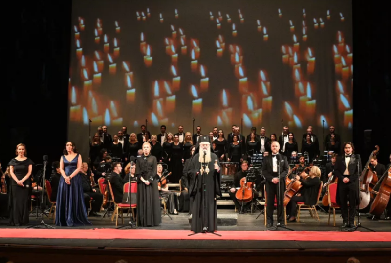 Необичаен вестоносец: Митрополит Николай обяви новия директор на Пловдивската опера