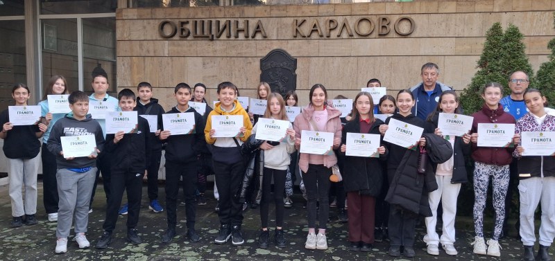 Уважиха младите надежди във волейбола на Карлово