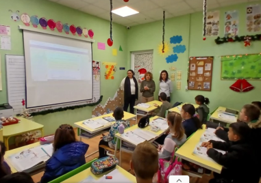 Коледна магия завладя класните стаи на НУ „Св. Климент Охридски“ в село Войсил