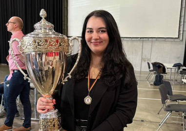 Шампионката Виктория Радева ще играе шах на Колежа