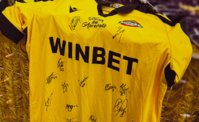 Ботев се включи в благотворителен търг за малката Бела