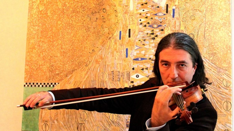 Пловдивчанинът проф. д-р Евгений Шевкенов е сред 12-те посланици на българската култура