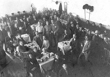 На този ден: Първи избирателен закон у нас, започва и национализация на частни предприятия