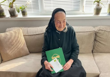 Нова столетница в Карловско - честита да е баба Мария!