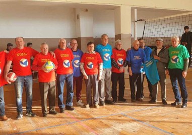 Почетоха легендарен треньор в първомайското село Искра с мемориален турнир