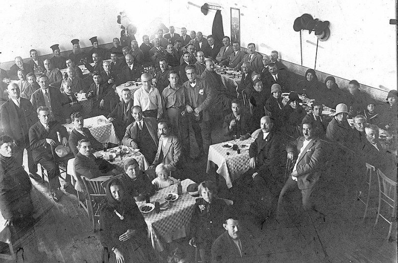 На този ден: Първи избирателен закон у нас, започва и национализация на частни предприятия