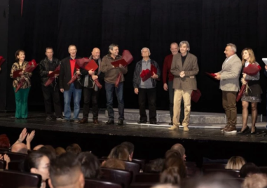 Пловдивски актьори получиха почетен плакет “За живот в театъра“