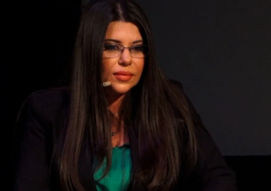 Тина Ивайлова: Свободата на словото не се измерва с кафе пред камерите, а с това кой остава, когато камерите ги няма!