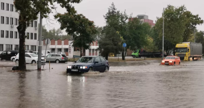 Монтираха още 4 помпи на Южния обходен колектор по бул. „Александър Стамболийски“