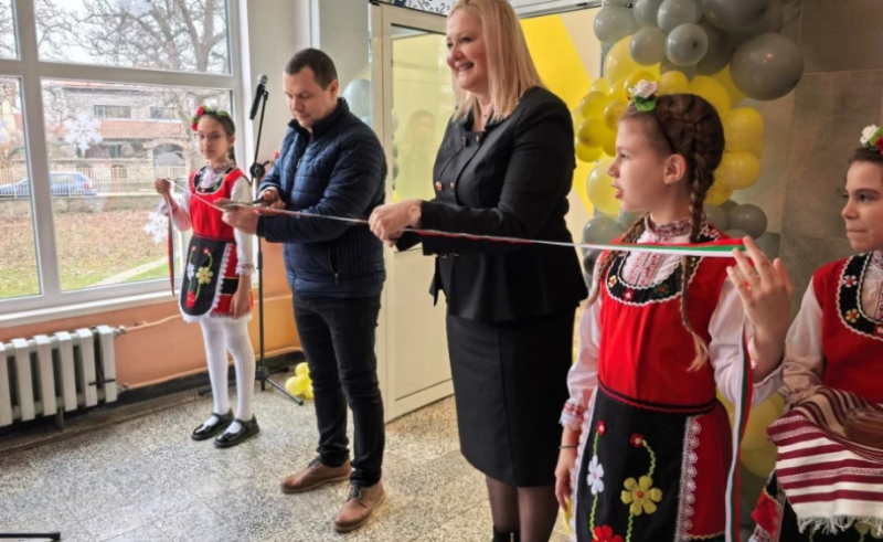 ОУ „Захари Стоянов“ в Коматево вече има иновативен STEM център