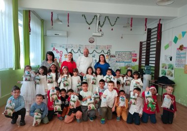 Младежи с мащабна благотворителна кампания „Купи и дари“ в Община Марица